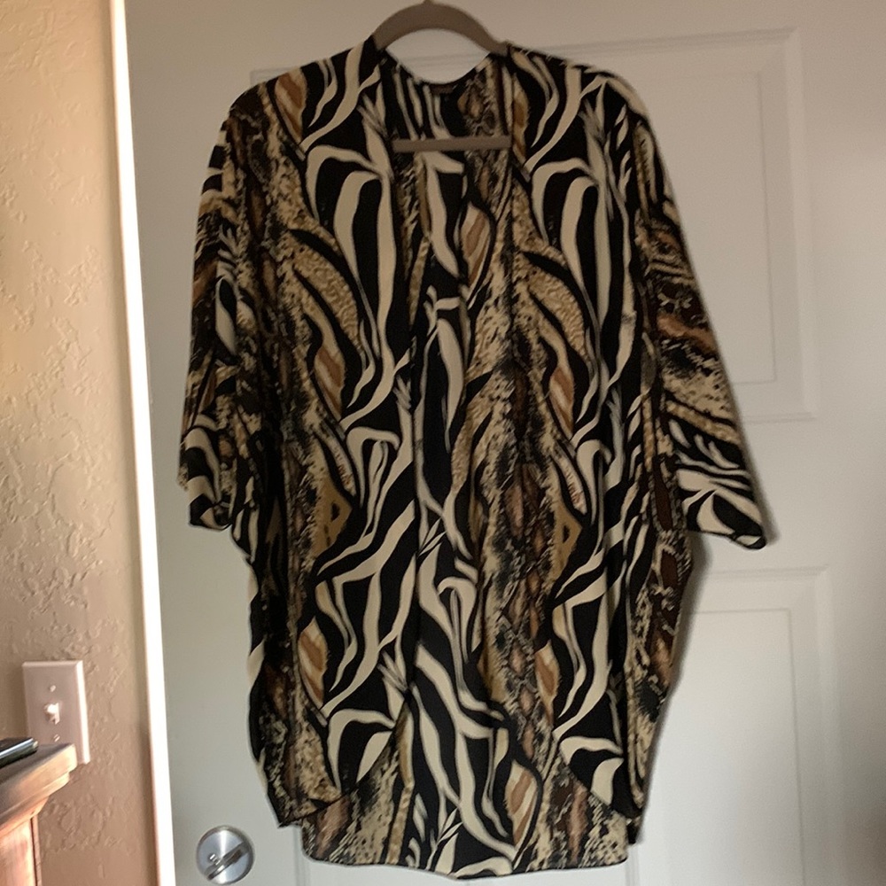 Animal print lightweight cardigan!  Nylon material! One size!